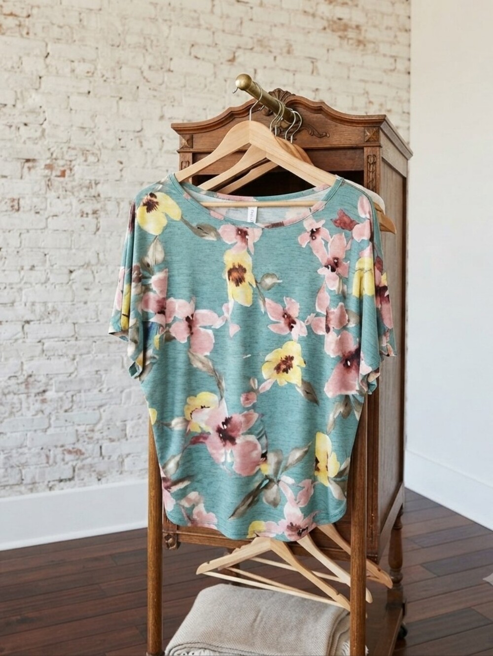 Acting Pro Teal Short-Sleeve Floral Tee with Pink & Yellow Blooms